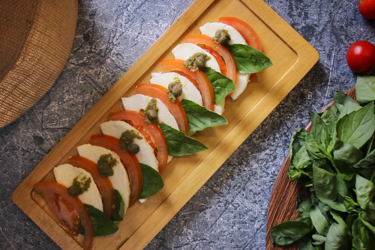 Caprese salát s balsamikom